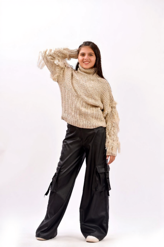 multiple utility pockets pants