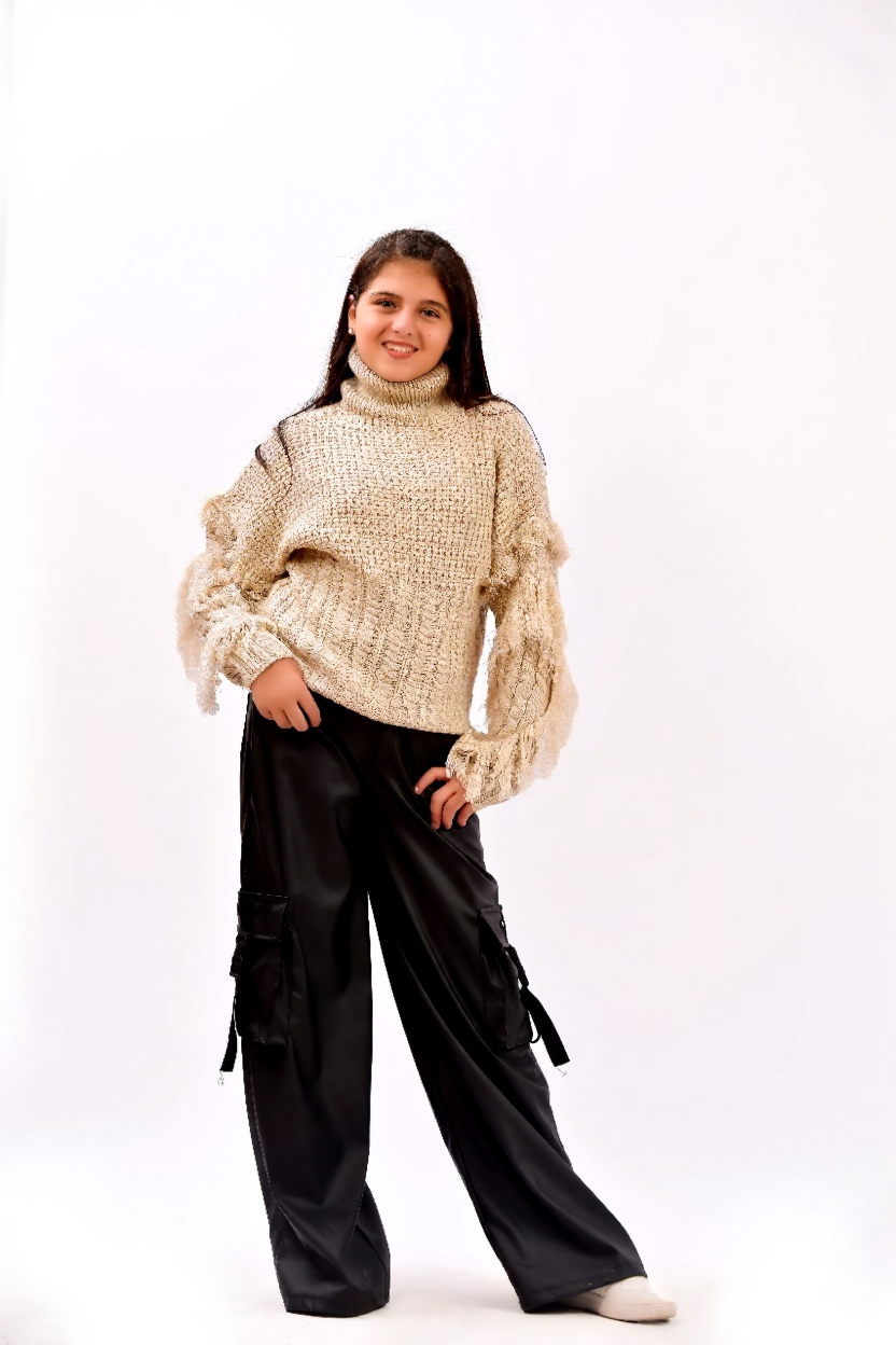 multiple utility pockets pants